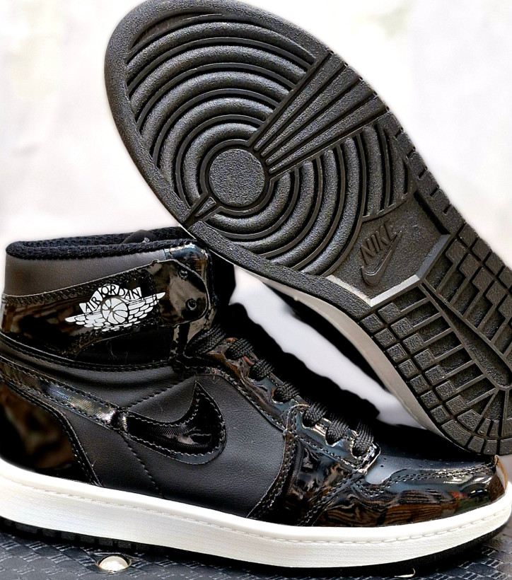 کتانی Nike Jordan نرم و راحت کف و زیره دور دوخت